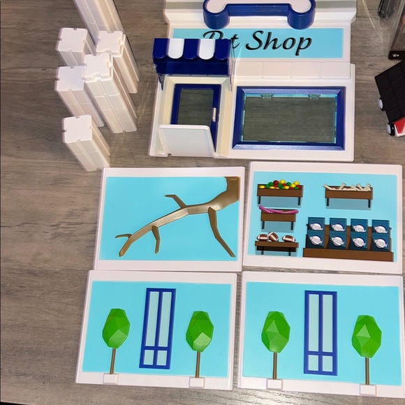 Roblox Adopt Me Pet Store Playset Pet Shop Building/Roblox Brookhave St. Luke's - Picture 10 of 11